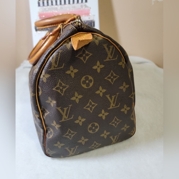 LOUIS VUITTON Speedy 30 Handbag - Picture 9 of 16